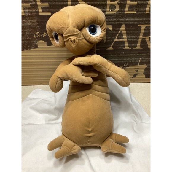 E.T. Extra Terrestrial Plush Stuffy Toy Collectible 14" Posable Universal Studio - Picture 1 of 13